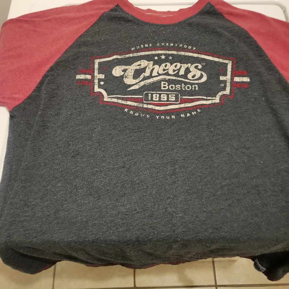 CHEERS Bar T- Shirt